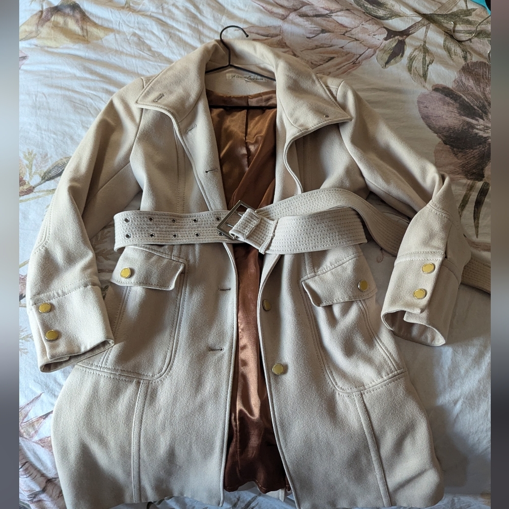 Kenneth Cole Cream Coat. Tea length; size 10